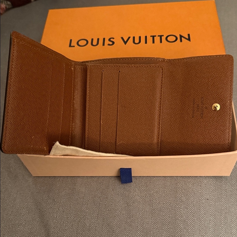 Louis Vuitton Monogram Wallet - Picture 4 of 11